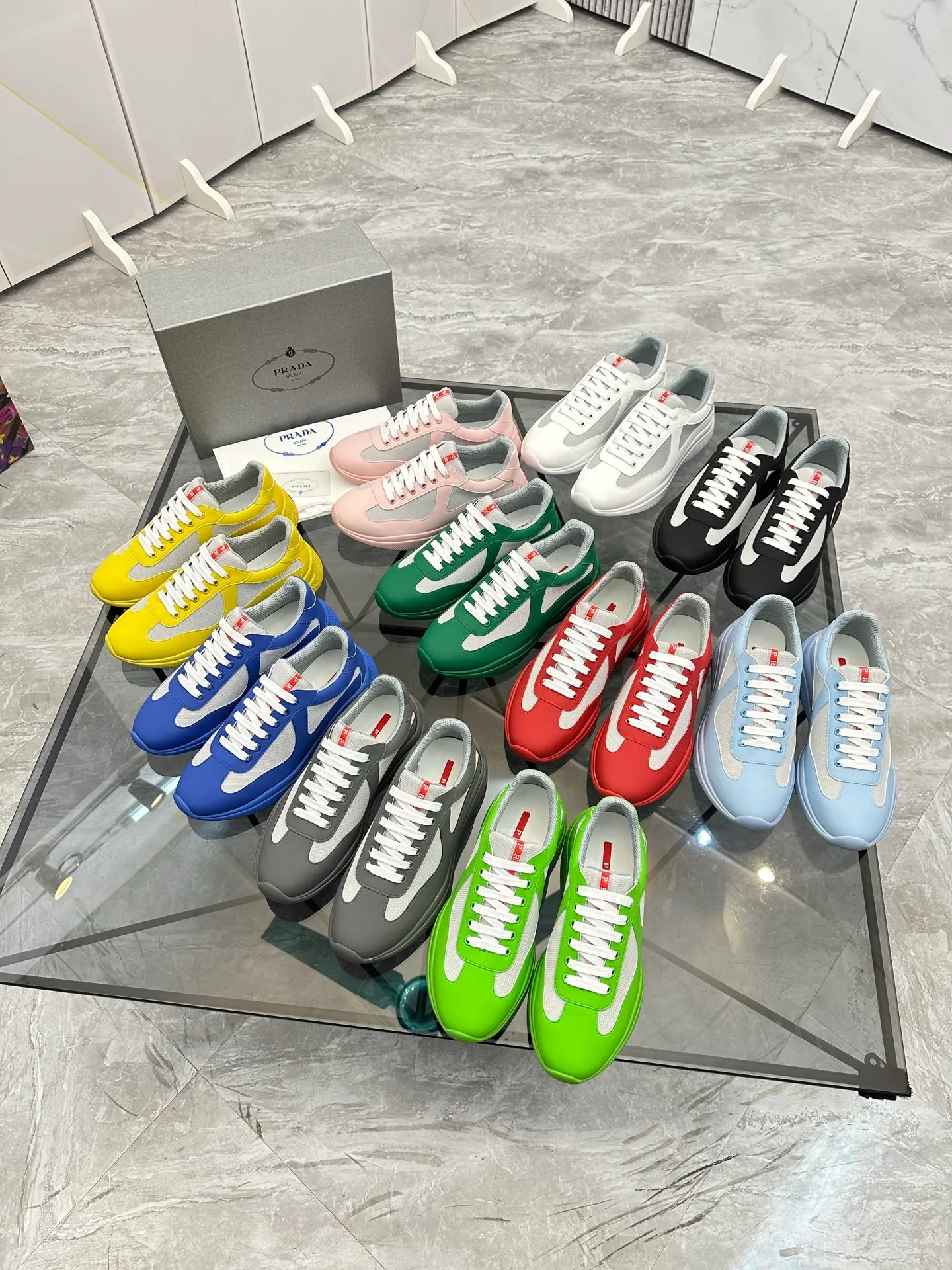 Men's shoes: 💰P360¥ Product trademark: Prada *"Prada*" low-top casual shoes Regular size: 35-47 (can be customized to 48) couple style Product materials: imported silk leather upper, breathable lining, original outsole. Number: 943